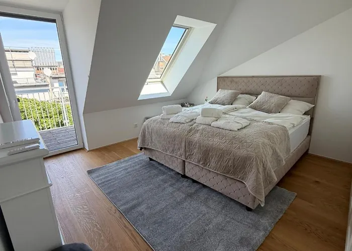 1 Bdr - Shine, In Vienna's Venter *