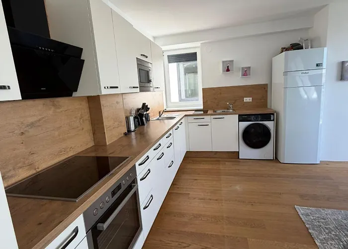 1 Bdr - Shine, In Vienna's Venter Apartament *